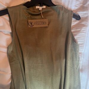 Olive sleeveless top tank NWT Medium